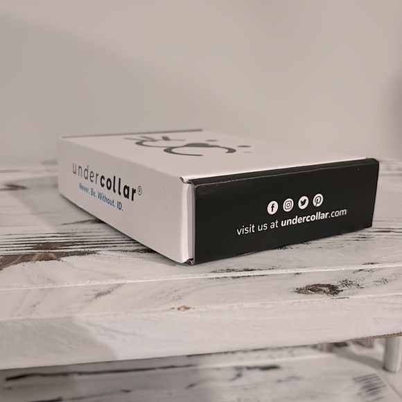 NIB GPS Pet Undercollar Stretch QR Code ID Collar & Name Tag W/ GPS Track Alerts - Picture 3 of 12